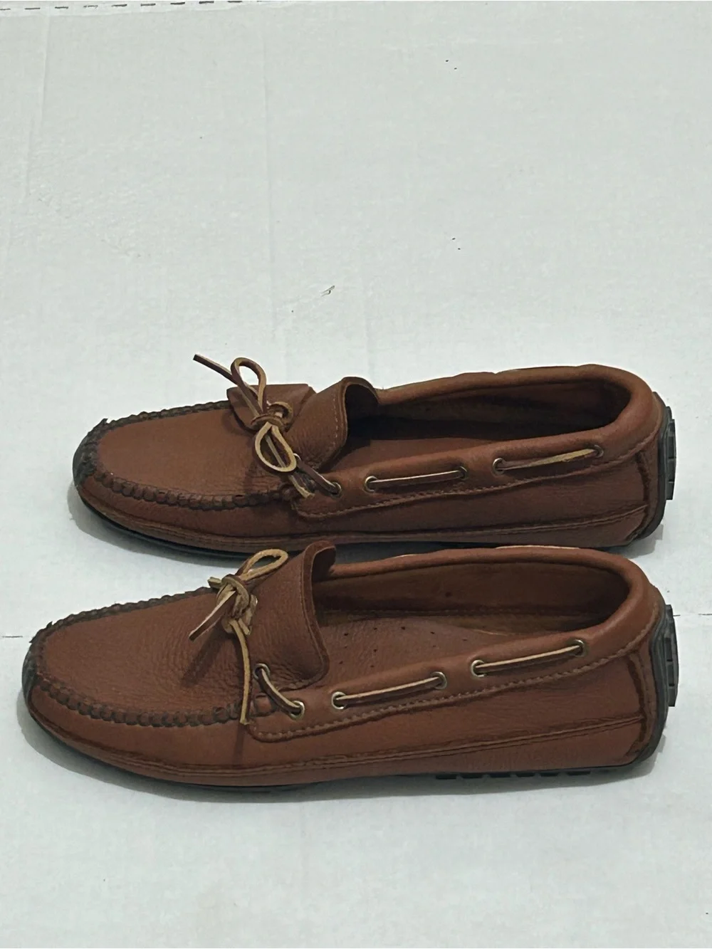 Minnetonka 758 Moosehide Weekender Moccasin Driving Shoe Men, Carmel,Size 11